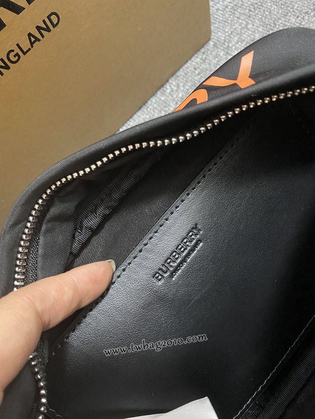 Burberry專門店新款相機包 巴寶莉尼龍布男女款單肩斜挎包 yxb1445
